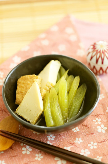 香り豊かなふきと生揚げの煮物