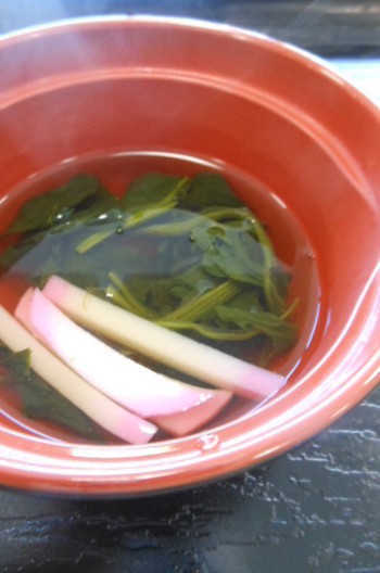 ほうれん草とかまぼこの清汁