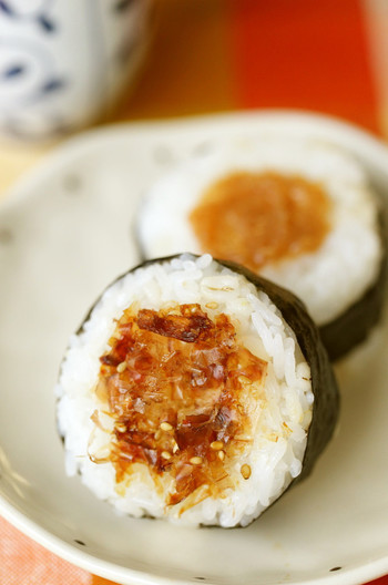 麦ごはんのまあるいおにぎり