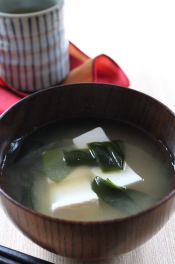 生ワカメと豆腐のお味噌汁