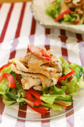 ゆで豚のごまだれかけ