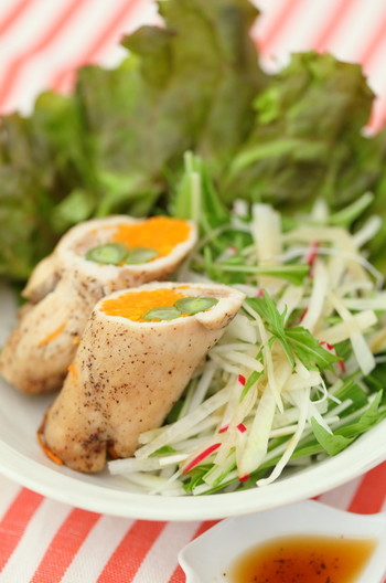 レンジで簡単に蒸しチキンロール♬