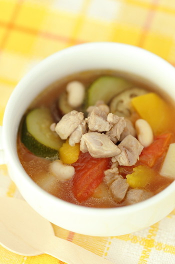 彩り鮮やか！大豆入りラタトゥイユ風スープ