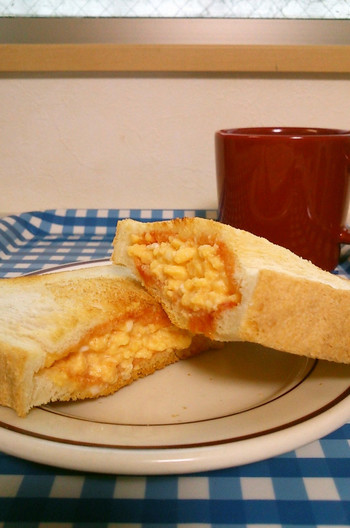 レンジスクランブルエッグのサンド