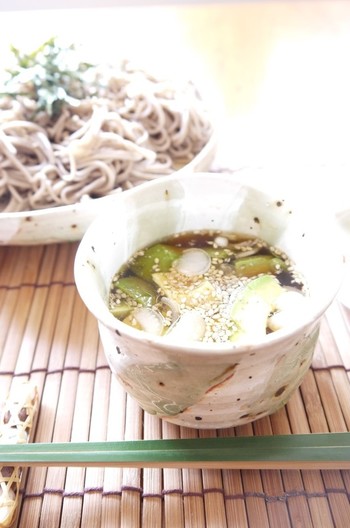 目指せ美肌 アボカド蕎麦