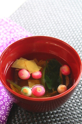 じゅん菜と湯葉のすまし汁