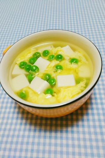 春色 グリンピースと豆腐のスープ