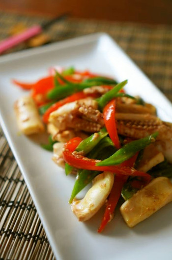 塩麹で いかとピーマンのカレーバター炒め