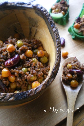 豆と挽肉の豆板醤炒め