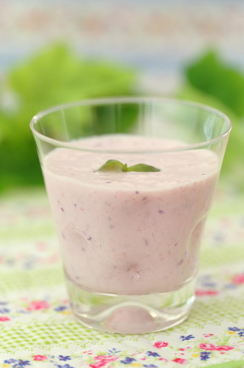 赤いフルーツと乳製品のミックスジュース❦