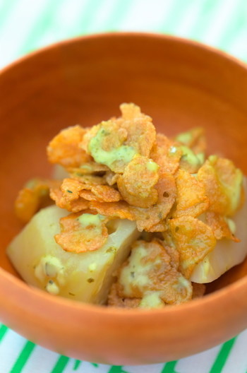 おじゃがとコンフレークのバジルマヨ和え