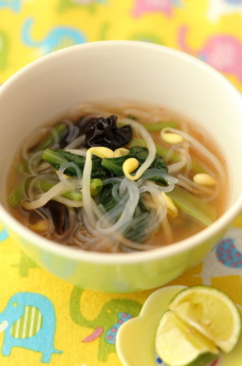 酸味と辛味のきいた春雨ス～プ