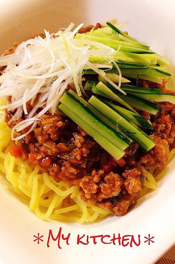 辛過ぎないマイルドなジャージャー麺