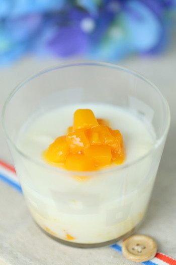 ヨーグルトゼリーマンゴーとともに♡