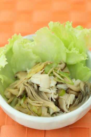 きのことホタテのゴマ風味サラダ