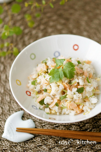レモン香る鮭と三つ葉の混ぜごはん