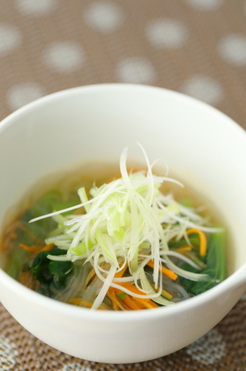 生姜でぽかぽかお野菜と春雨の中華スープ