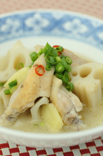 手羽とれんこんのあっさりピリっと煮