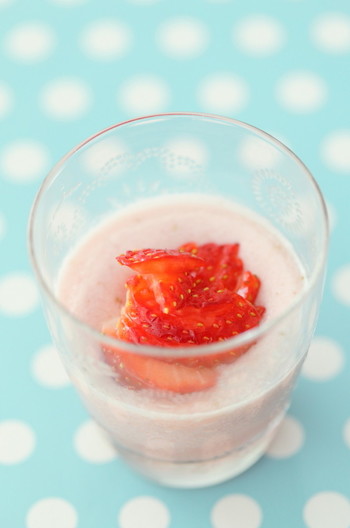 苺とホイップクリームで作るゼリー