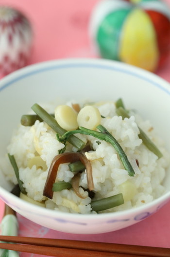 山菜とあげの炊き込みおこわ