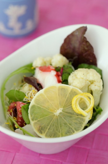 タコとカリフラワーの酸味爽やかサラダ