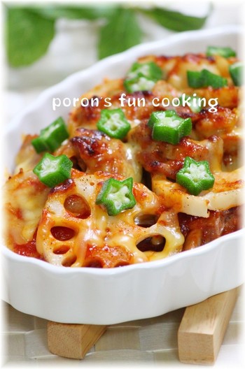 鶏肉 蓮根と長芋のピリ辛チーズ焼き