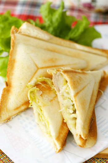 鶏ももと長ねぎのさっぱり味ホットサンド