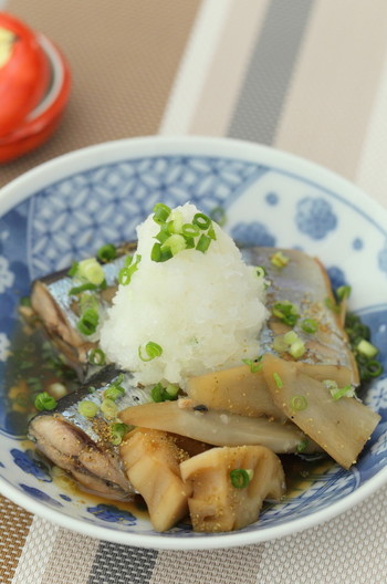 秋刀魚と根菜の含め煮おろし添え
