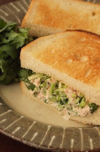 ツナとコリアンダーのサンドイッチ