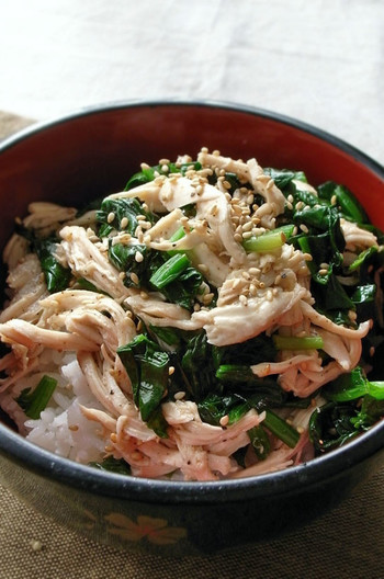 ヘルシー 鶏むね肉とほうれん草のどんぶり