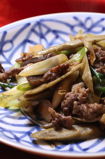 牛肉とごぼうのコチュジャン炒め