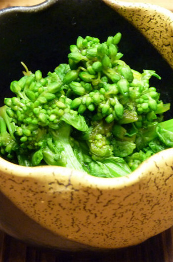 電子レンジで  菜の花のからしあえ