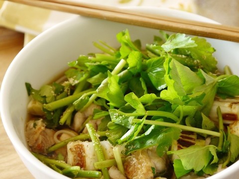 セリがたっぷり 鶏南蛮風そば