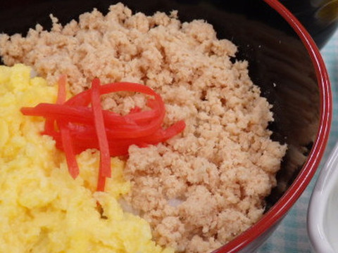鮭と卵で❖二色丼