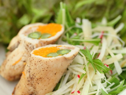 レンジで簡単に蒸しチキンロール♬
