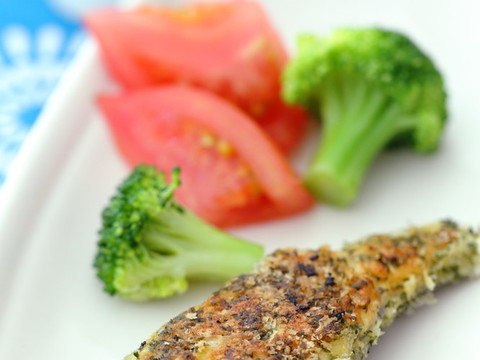 バジル香る真鯛の香草パン粉焼き