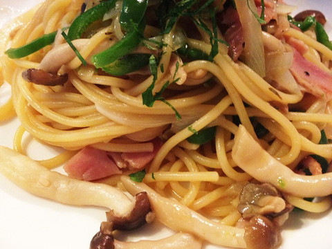玉ねぎとしめじの和風パスタ