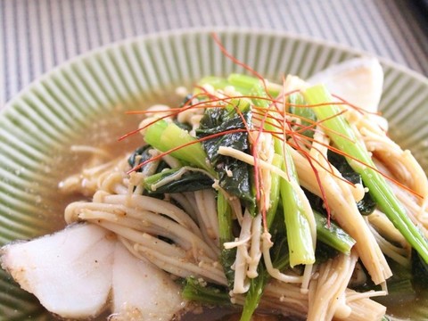 たらと小松菜のごまだれレンジ蒸し