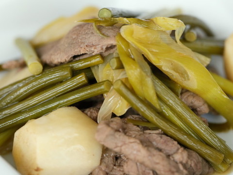 牛肉とにんにくの芽の甘辛煮