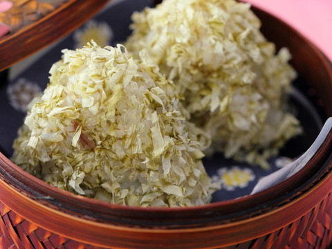 みょうがとなめ茸の削り昆布まぶしにぎり