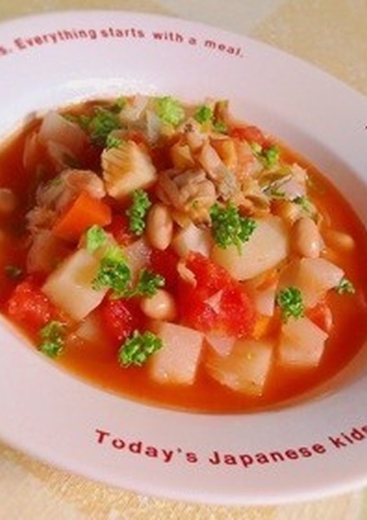 8種の野菜と魚介の食べるスープ