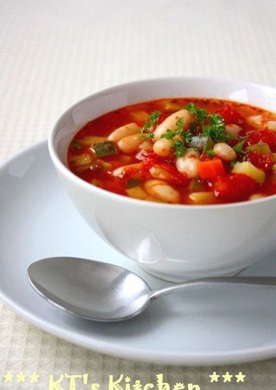 野菜たっぷり 白いんげん豆のトマトスープ
