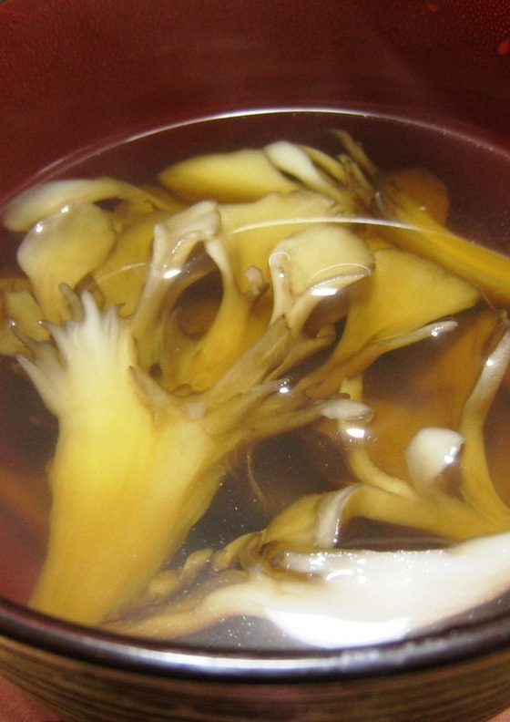 舞茸だけのシンプルお吸い物