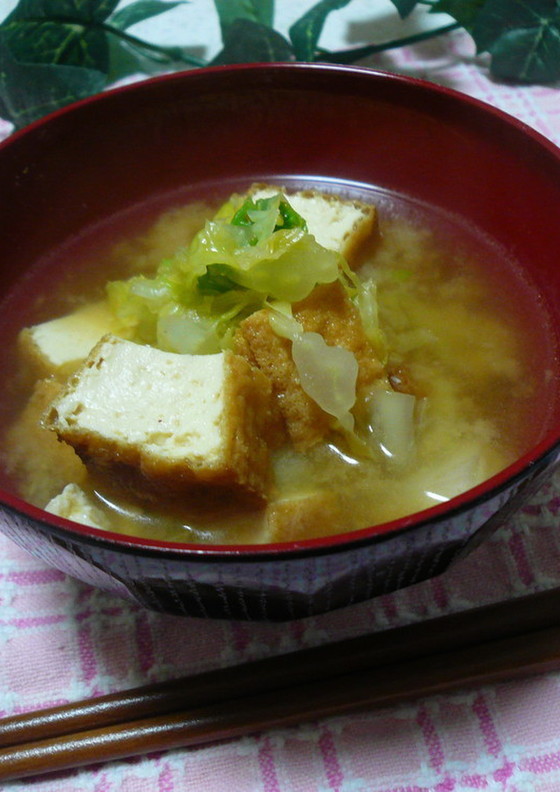 厚揚げと白菜のおみそ汁