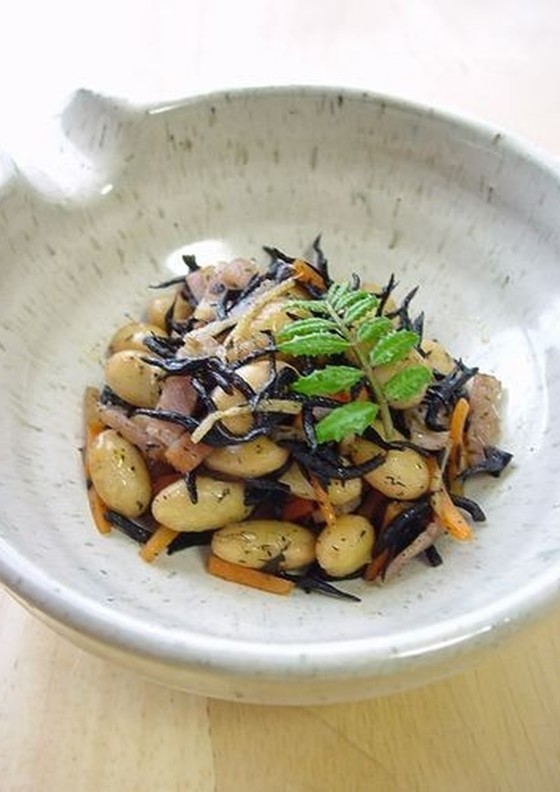 大豆とひじきの小鉢