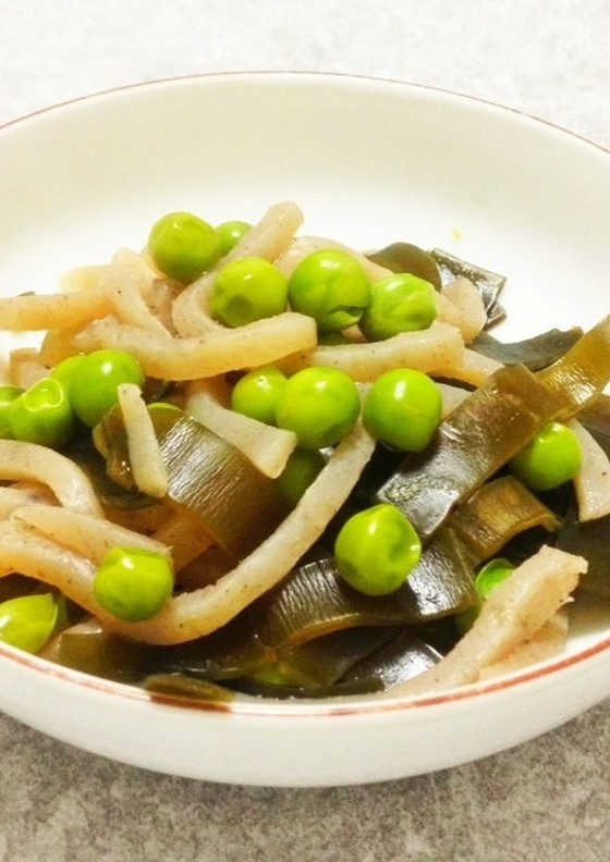 グリンピースと蒟蒻のやさしい煮物