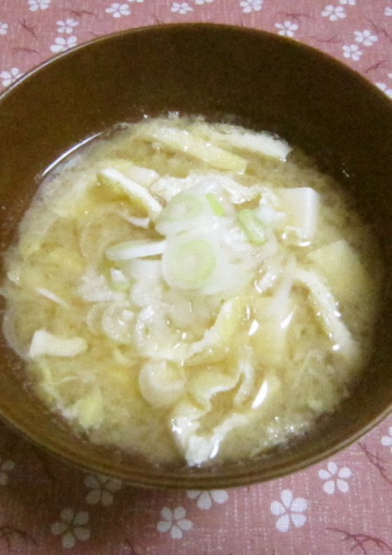 豆腐と長ネギの味噌汁