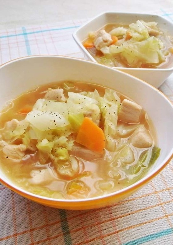 ダイエットに キャベツと鶏胸肉のスープ
