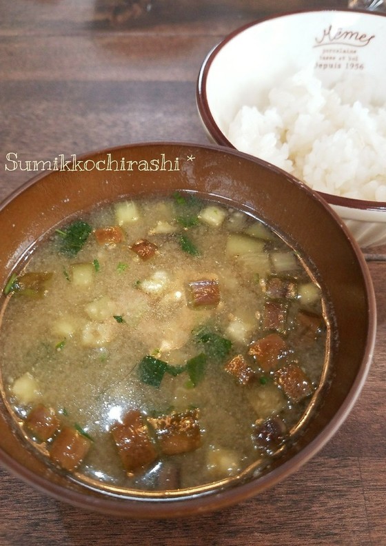 簡単☆栄養豊富モロヘイヤとナスのお味噌汁