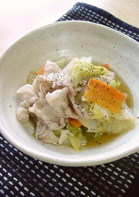 白菜と豚肉のコンソメバター煮